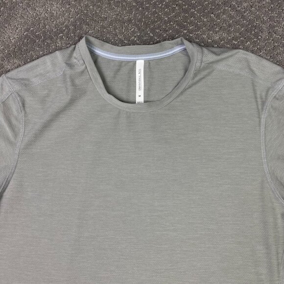 Ten Thousand Shirt Men's Medium Gray The Versatile Tee Performance Gym Running - Picture 2 of 10